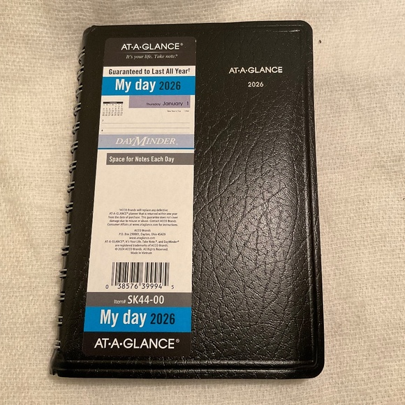 AT-A-GLANCE SK44-00 Jan-Dec 2026 8" x 5" DayMinder Daily Appointment Book New - Picture 1 of 14
